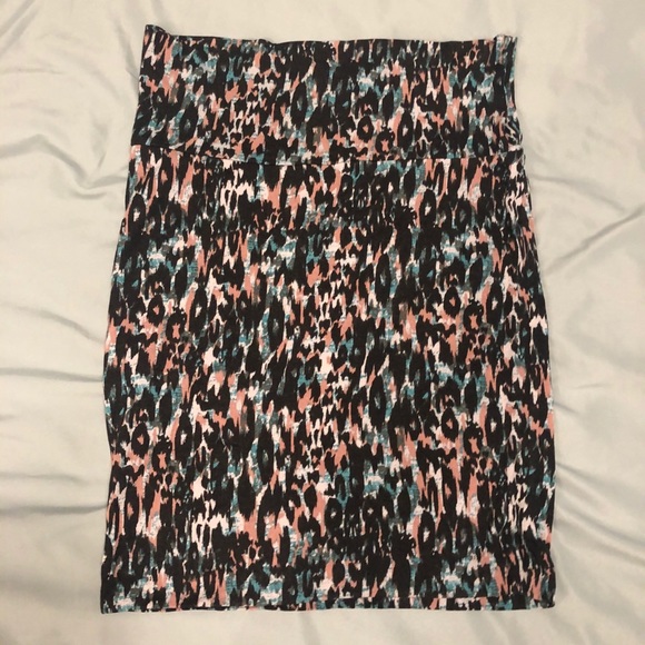 XXI Mini Patterned Skirt - Picture 1 of 1